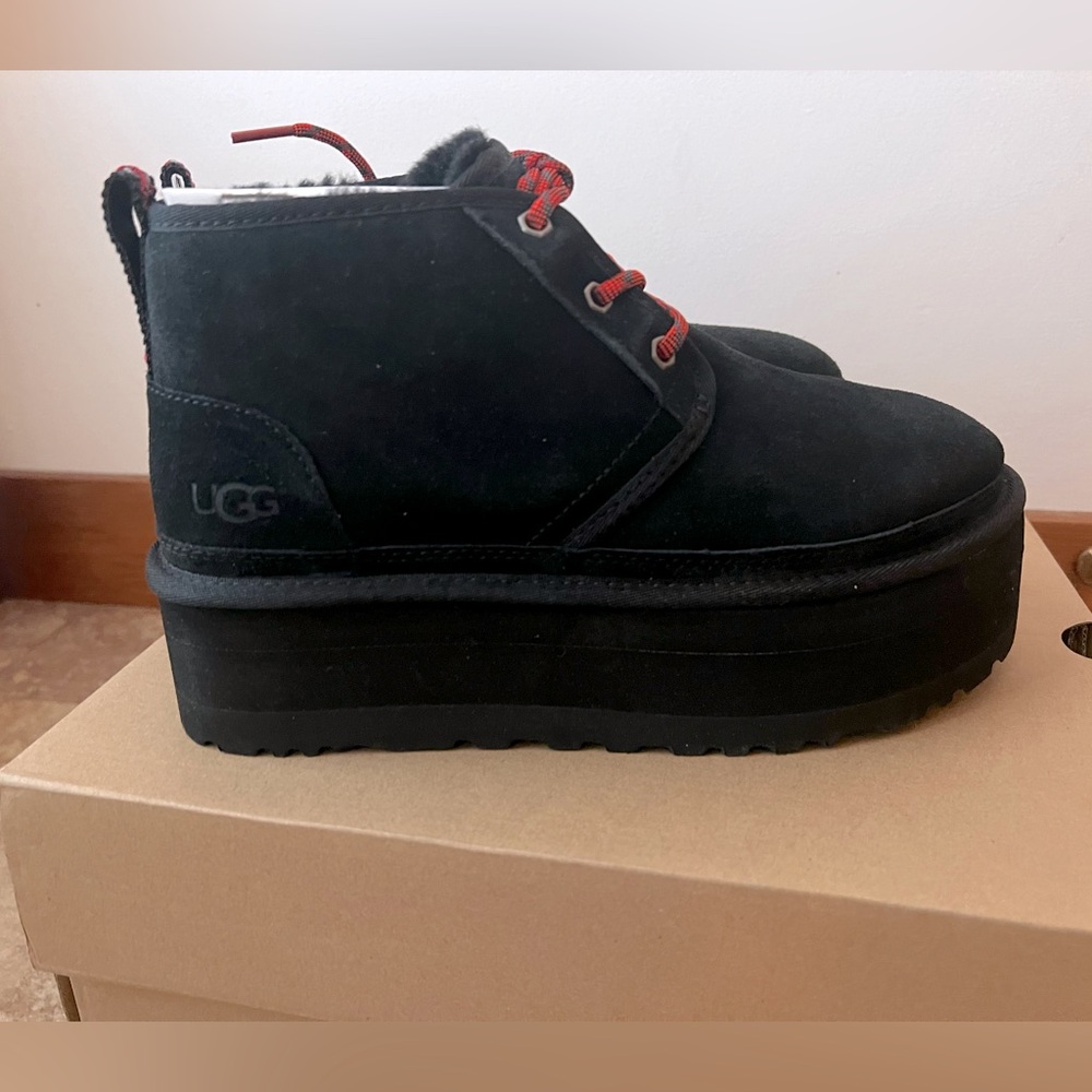 UGG Neumel Heritage Platform Boot Black NEW